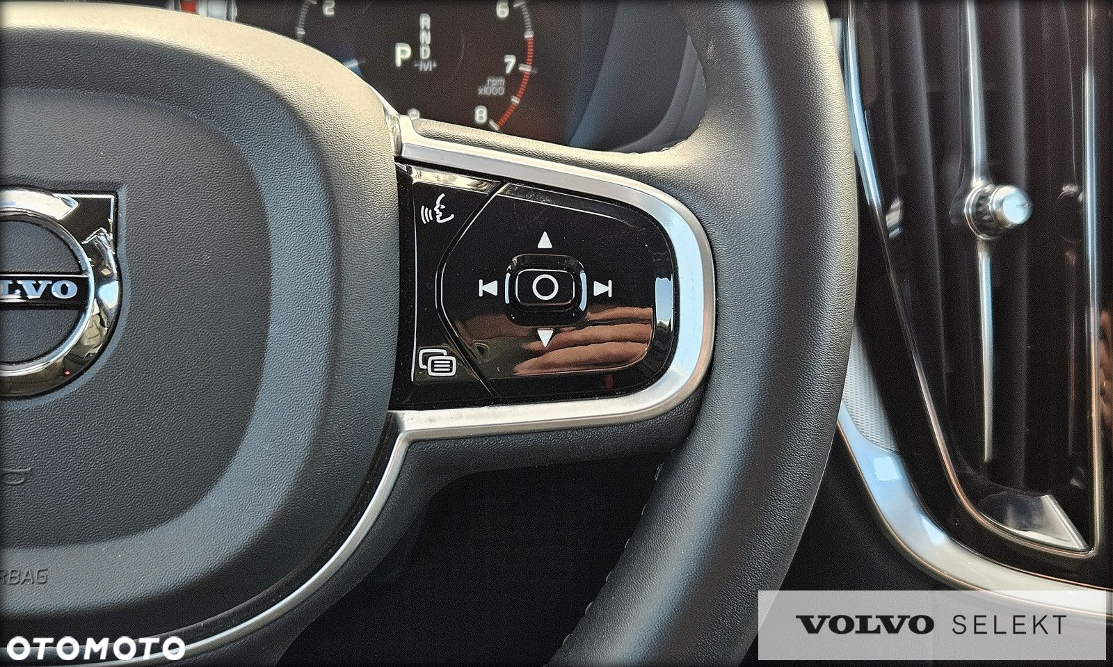 Volvo V60 B3 B R-Design - 13