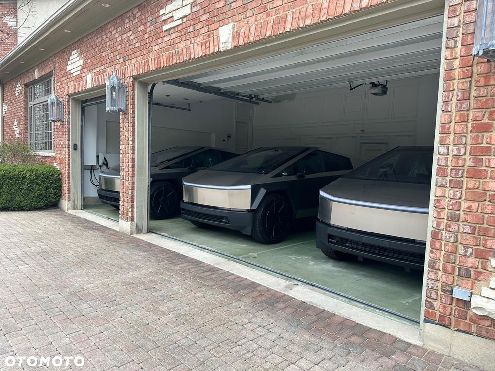 Tesla Cybertruck - 2