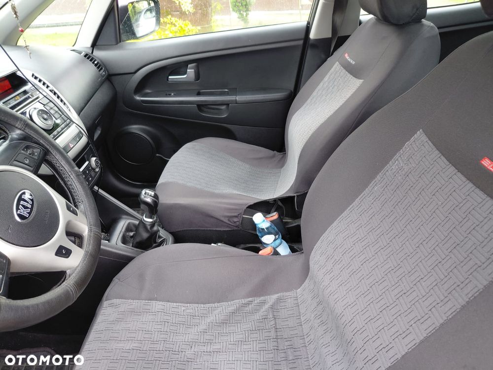 Kia Venga 1.6 CRDi 128 Black Collection - 6
