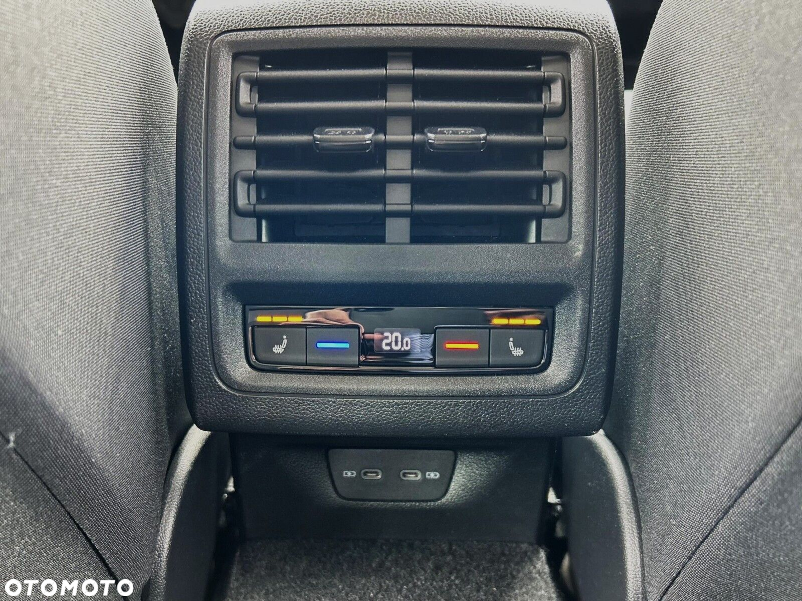 Volkswagen Golf VIII 2.0 TDI Style DSG - 23