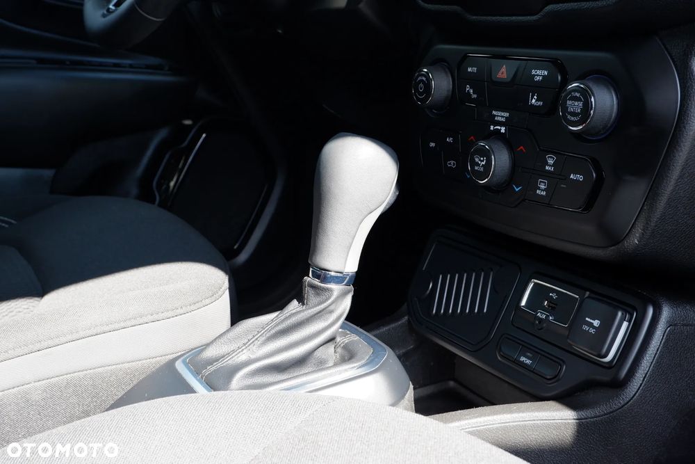 Jeep Renegade 1.3 T-GDI Automatik Longitude - 6