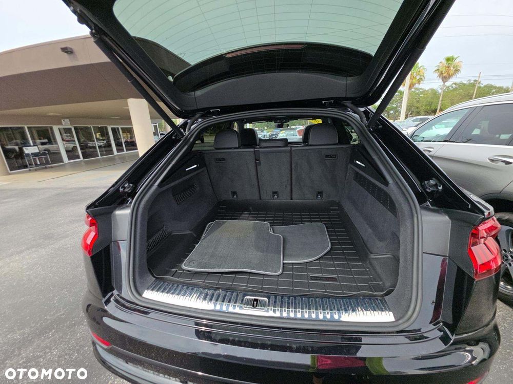 Audi Q8 55 TFSI quattro tiptronic - 12