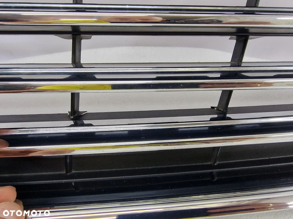 FORD MONDEO MK5 14- ATRAPA / GRILL / KRATKA ŚRODKOWA ZDERZAKA PRZEDNIEGO PRZÓD , NR DS73-8150-J , NR AUKCJI KR87 - 8