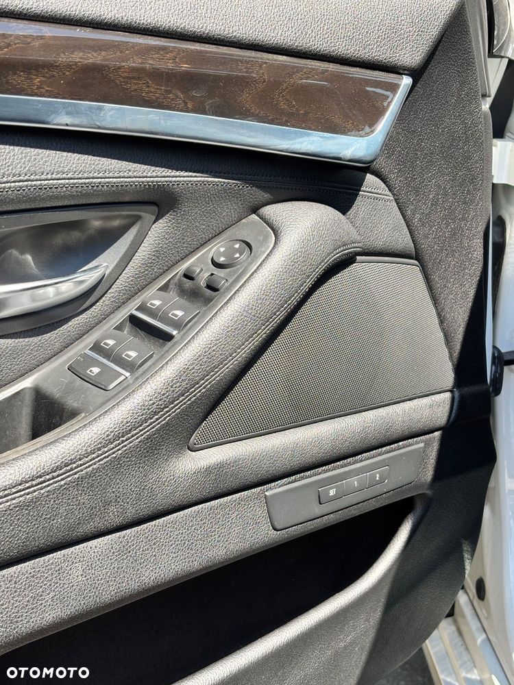 BMW Seria 5 528i xDrive Luxury Line - 15