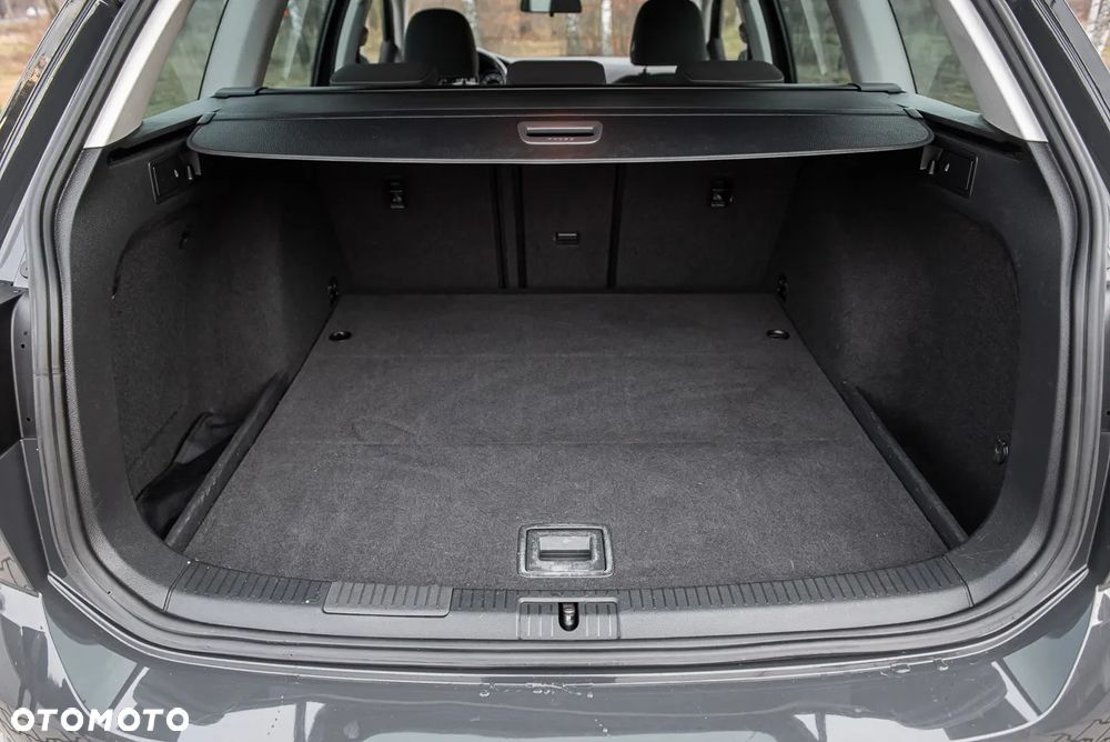 Volkswagen Golf 1.6 TDI DSG Join - 29