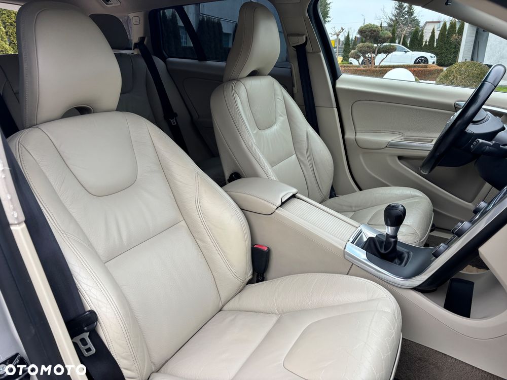 Volvo V60 DRIVe - 22