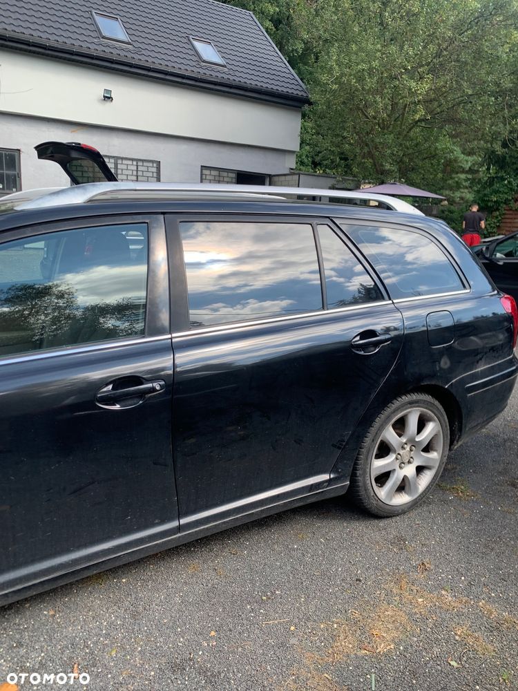 Toyota Avensis - 19