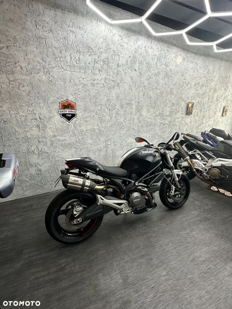 Ducati Monster - 32