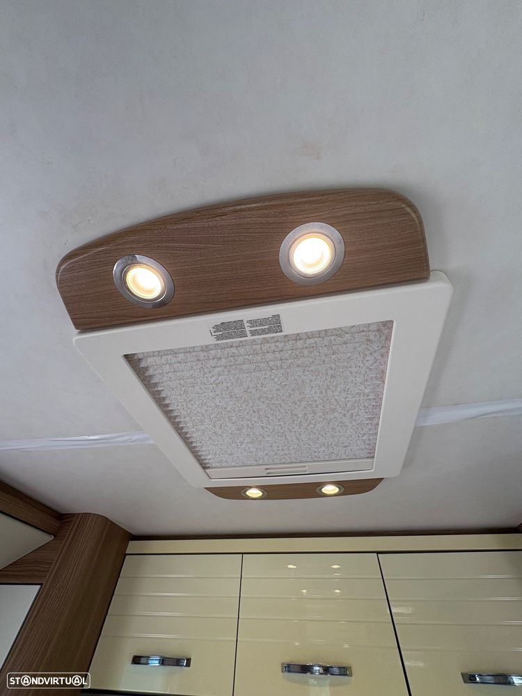 Burstner Aviano Aviano 727 cama central - 30