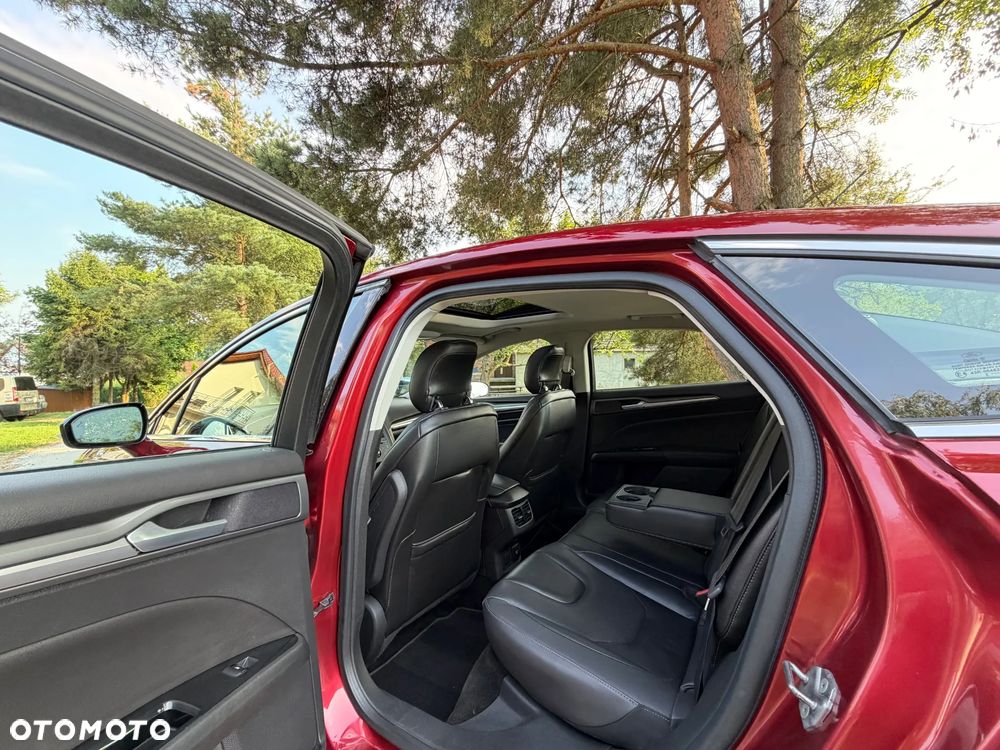Ford Fusion 2.0 EcoBoost Titanium - 21