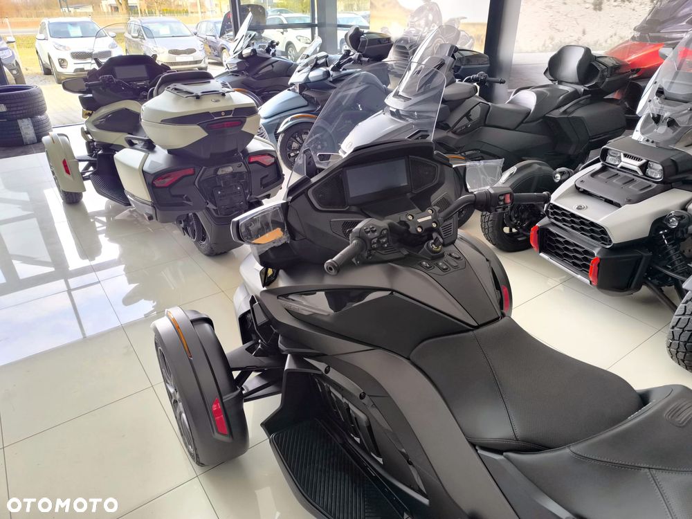 Can-Am Spyder - 2