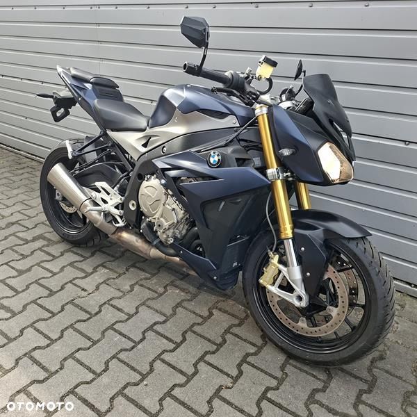 BMW S - 4