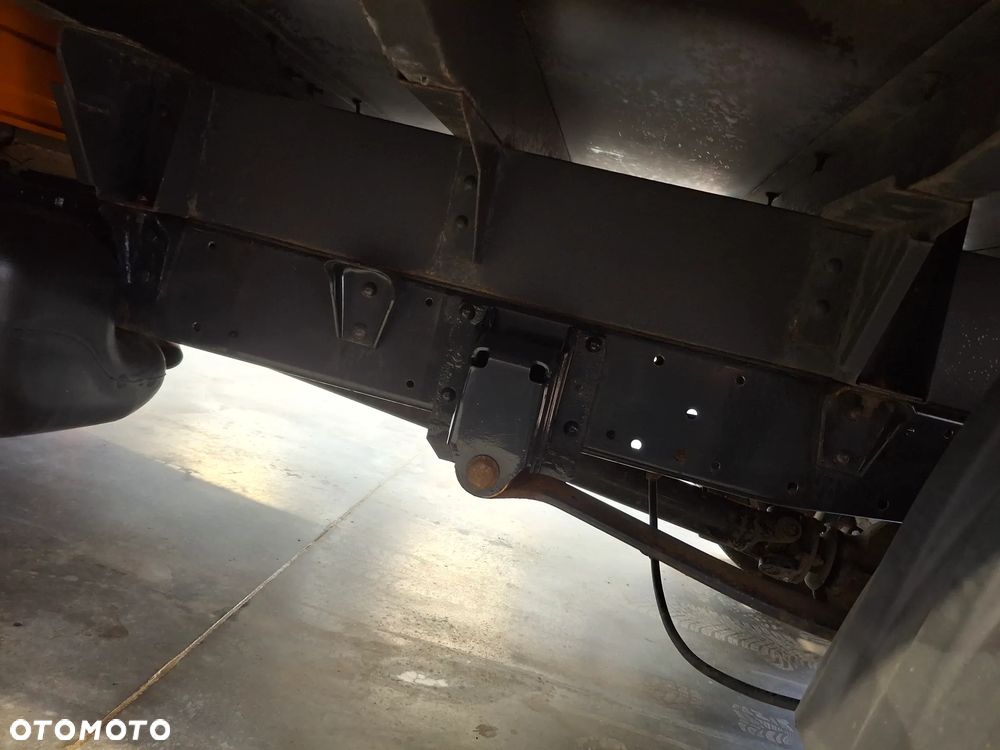 Iveco Daily 35S14 Doka Dubel Brygadówka Służba Drogowa Silnik 3.0 Pomarańczowy 6 Miejsc Hak Kamera Cofania Webasto Ogrzewanie Postojowe Plandeka Tablica Świetlna Światła Ostrzegawcze - 23
