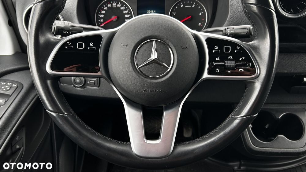 Mercedes-Benz Sprinter - 14