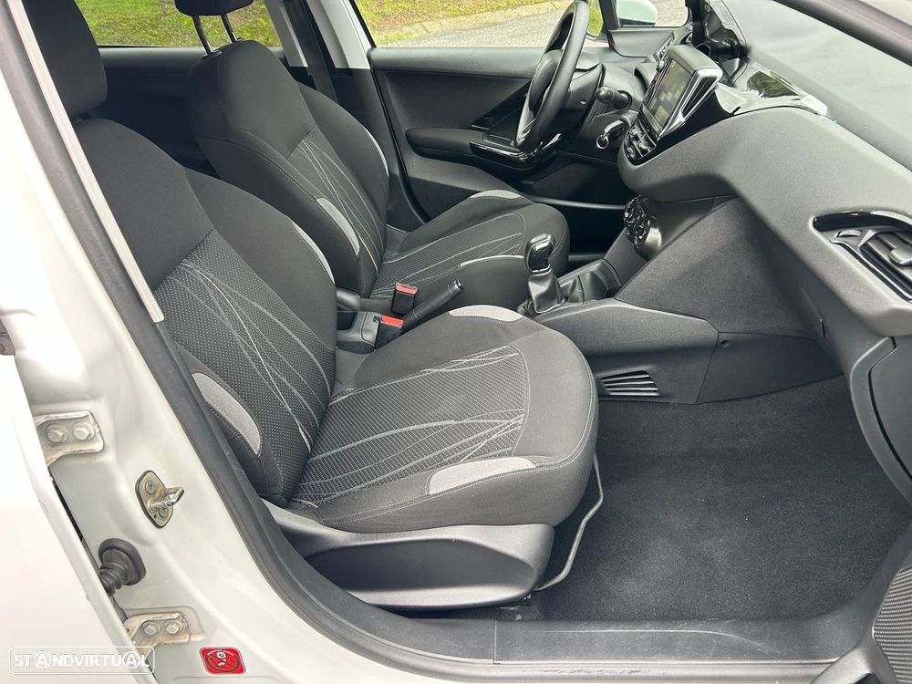 Peugeot 208 1.4 HDi Active - 30