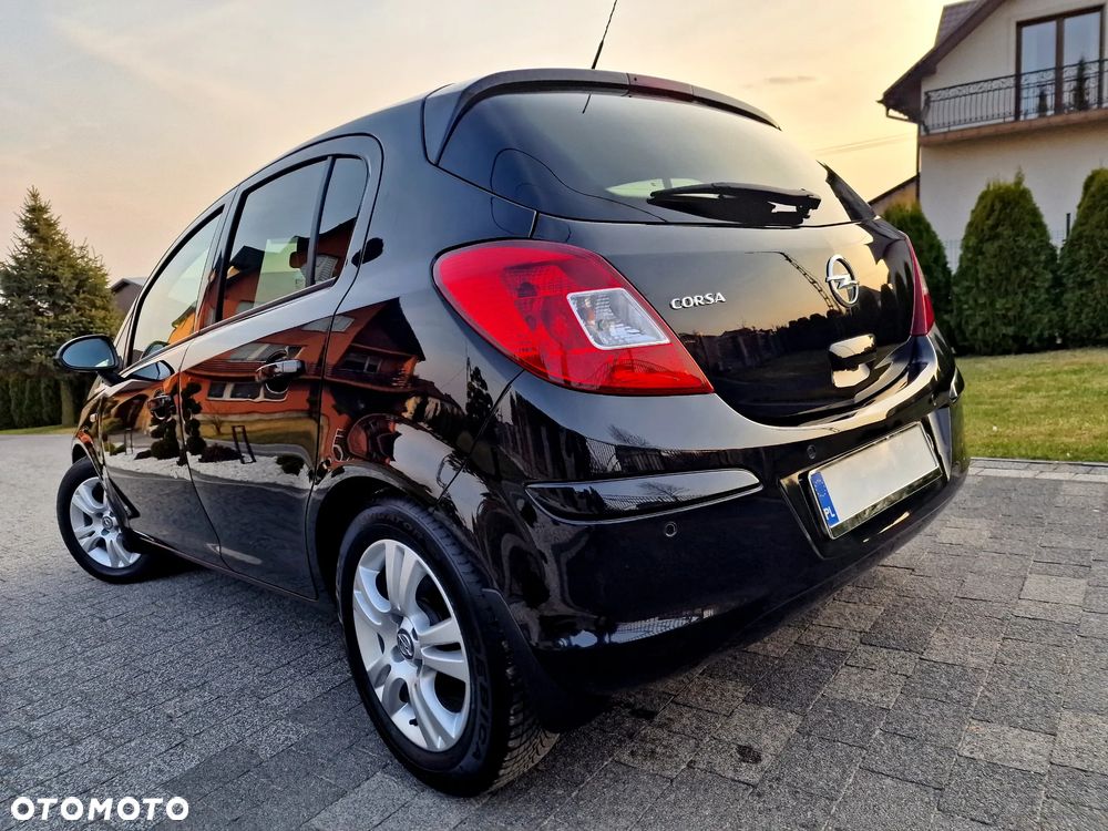 Opel Corsa 1.2 16V Cosmo - 10