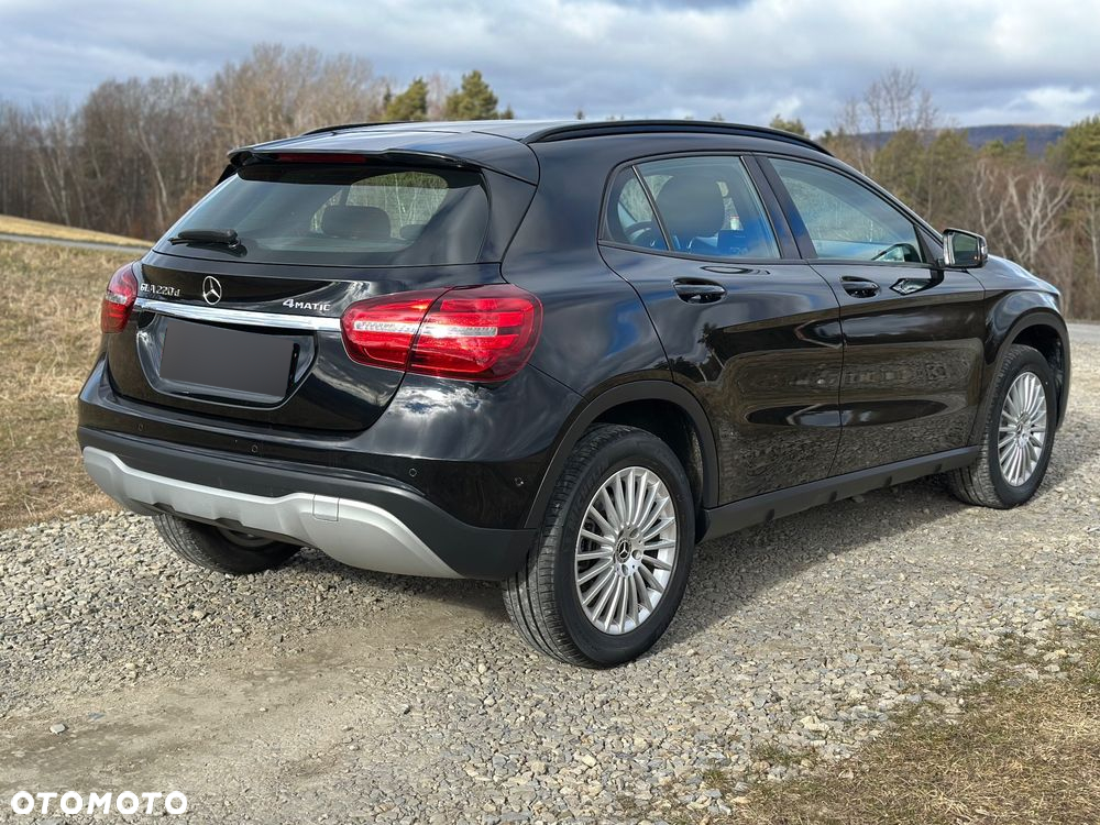 Mercedes-Benz GLA 220 d 4-Matic Style - 9