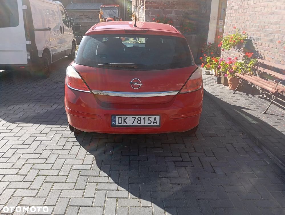 Opel Astra 2004 photo 2