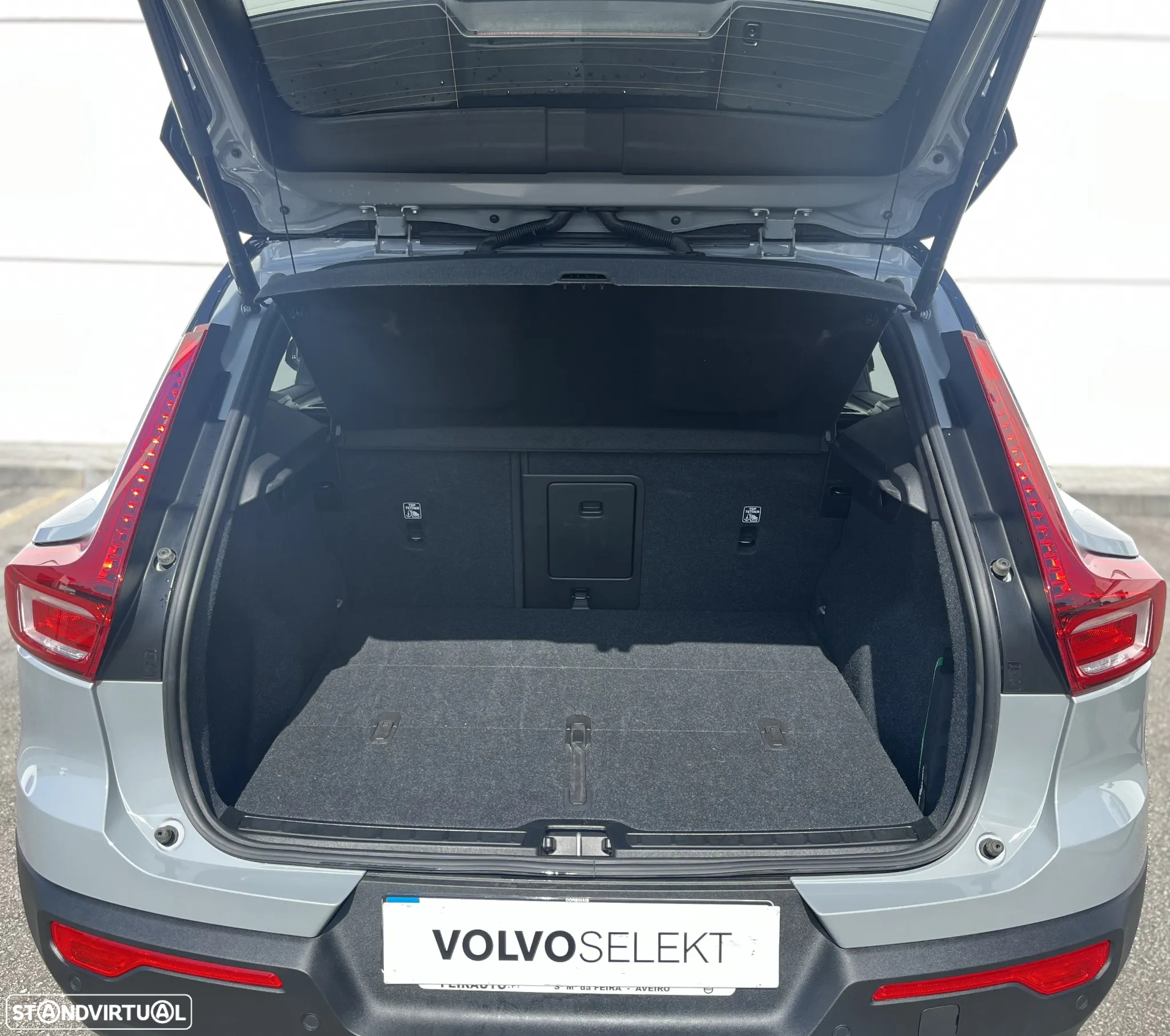 Volvo EX40 82 kWh Single Motor Extended Range Plus - 13