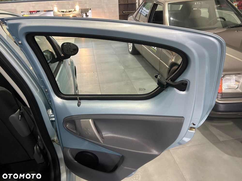 Toyota Aygo City - 24