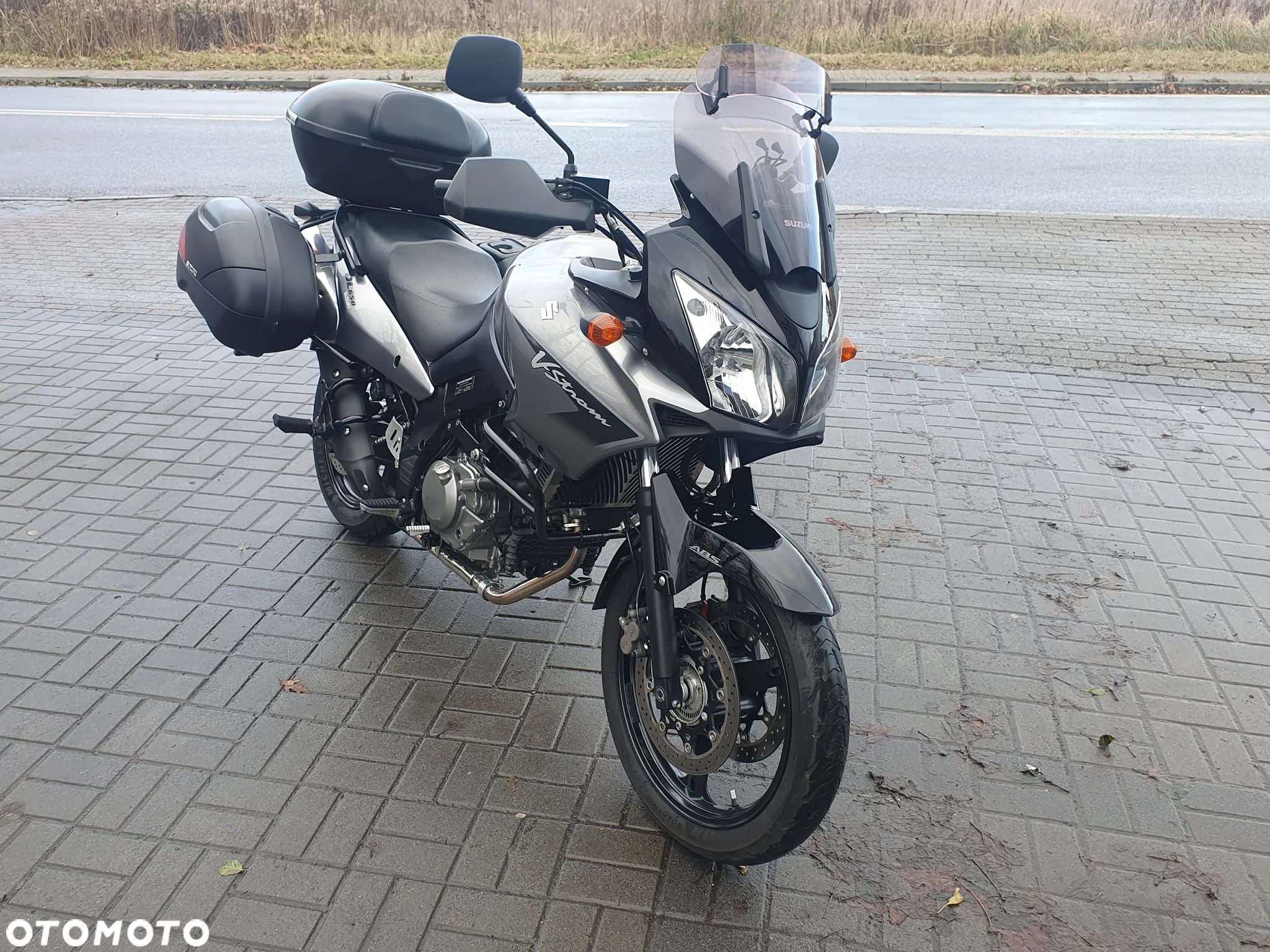 Suzuki V-STROM - 12