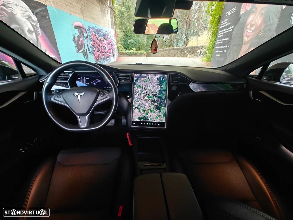 Tesla Model S - 13
