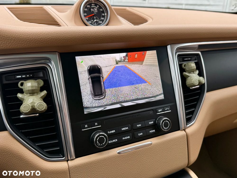 Porsche Macan - 16