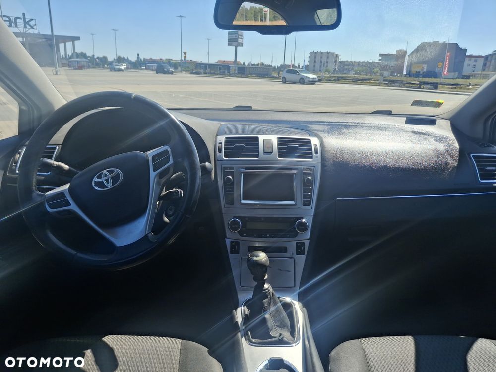 Toyota Avensis 1.8 Active - 6