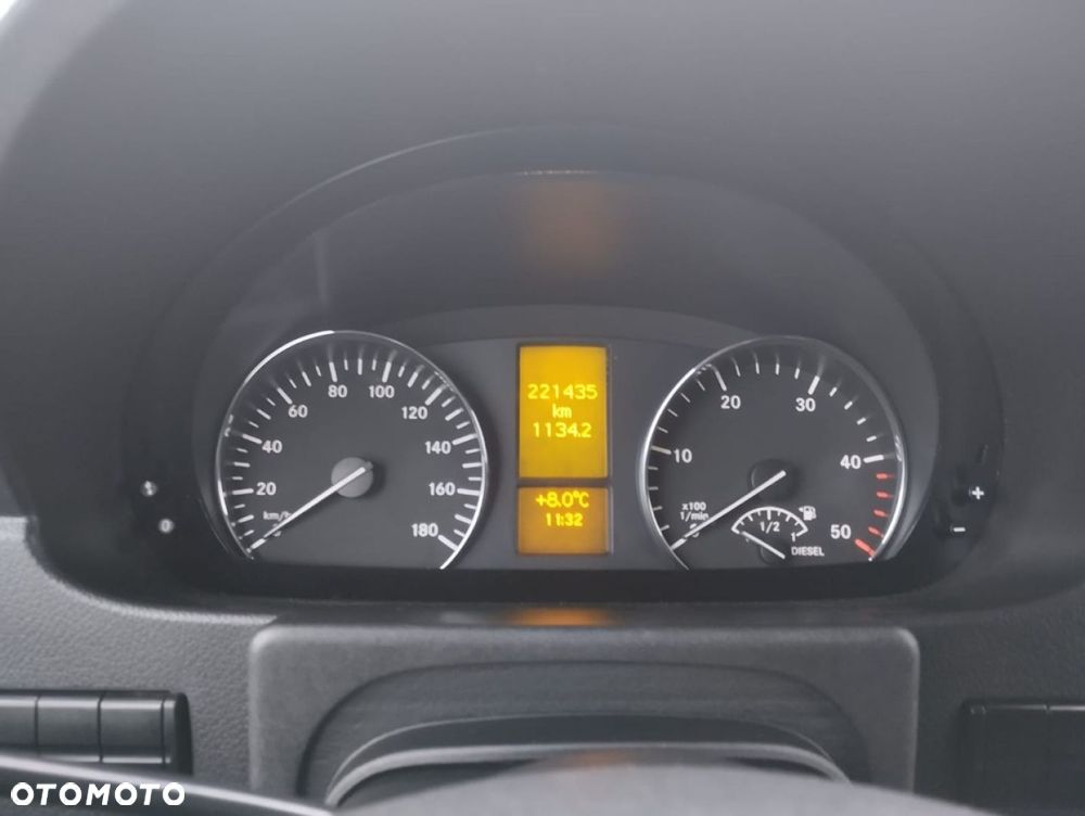 Mercedes-Benz Sprinter - 14