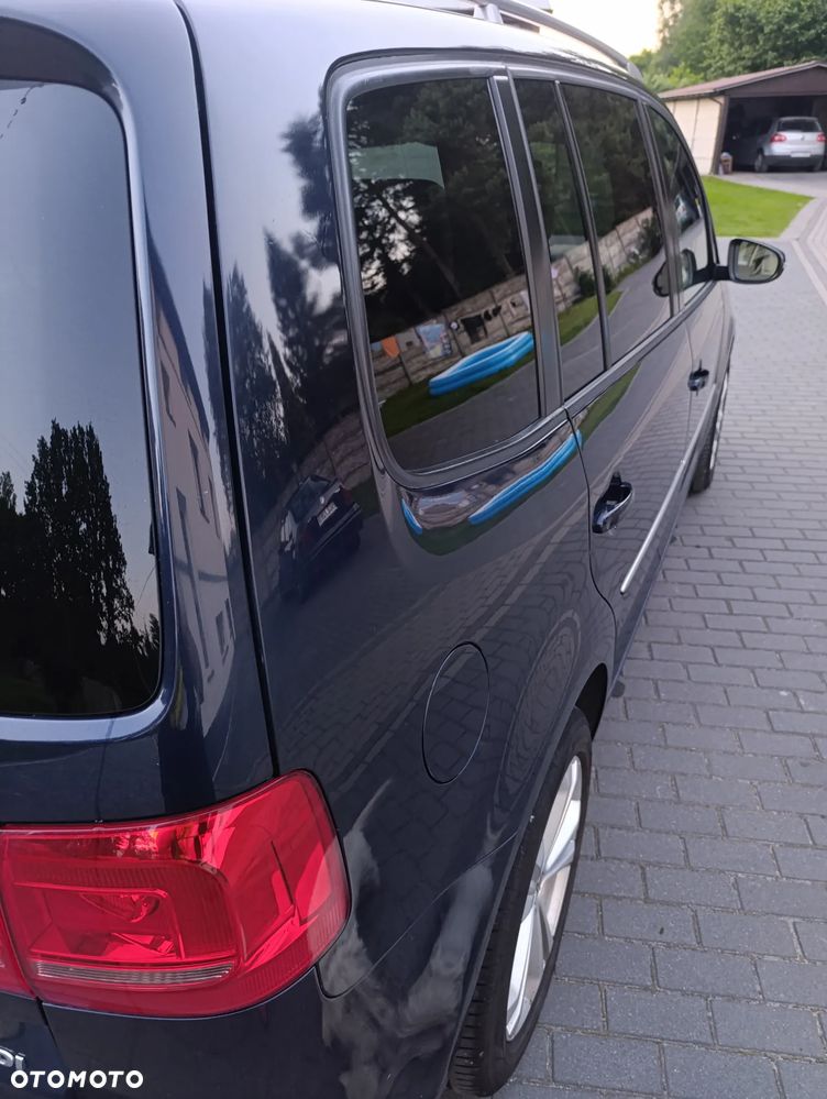 Volkswagen Touran 2.0 TDI DPF Highline DSG - 11