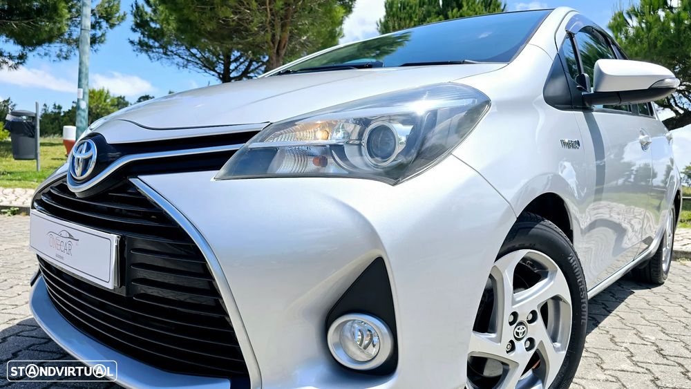 Toyota Yaris 1.5 HSD Comfort +P.Style+P.Techno - 29