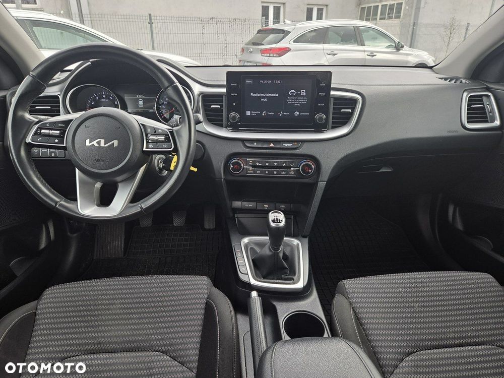 Kia Ceed 1.5 T-GDI M - 27