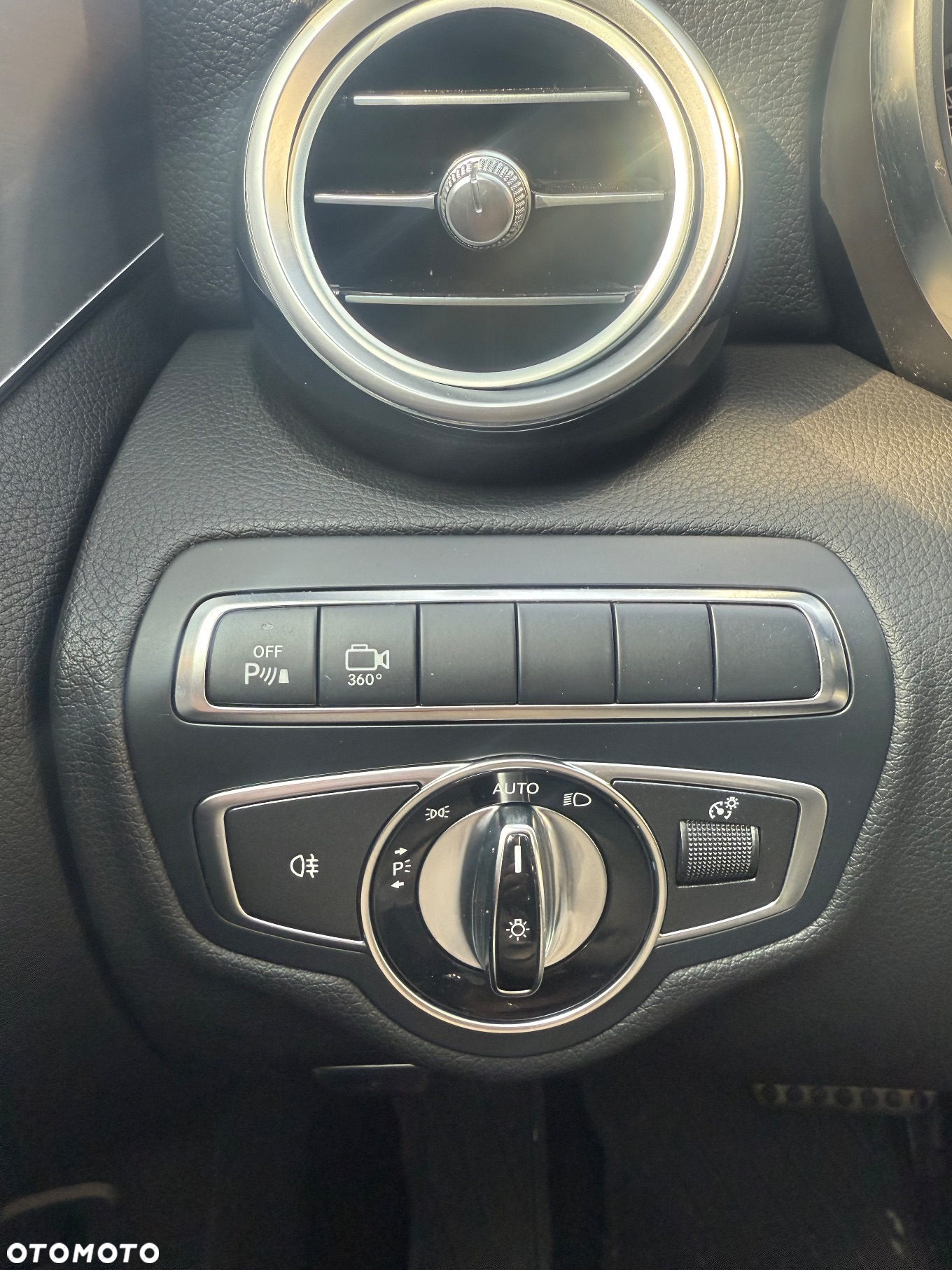 Mercedes-Benz Klasa C AMG 43 4Matic 9G-TRONIC - 23