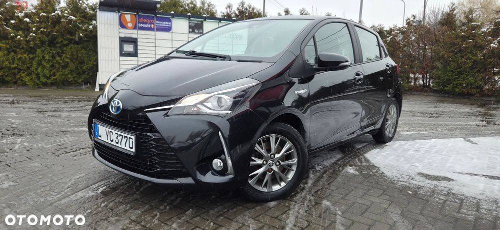 Toyota Yaris Hybrid 100 Terra - 2