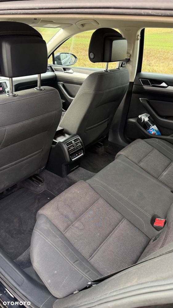 Volkswagen Passat 2.0 TDI (BlueMotion Technology) DSG Highline - 9