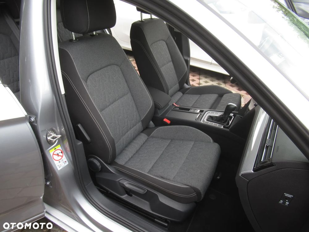 Volkswagen Passat 1.5 TSI EVO Business DSG - 11