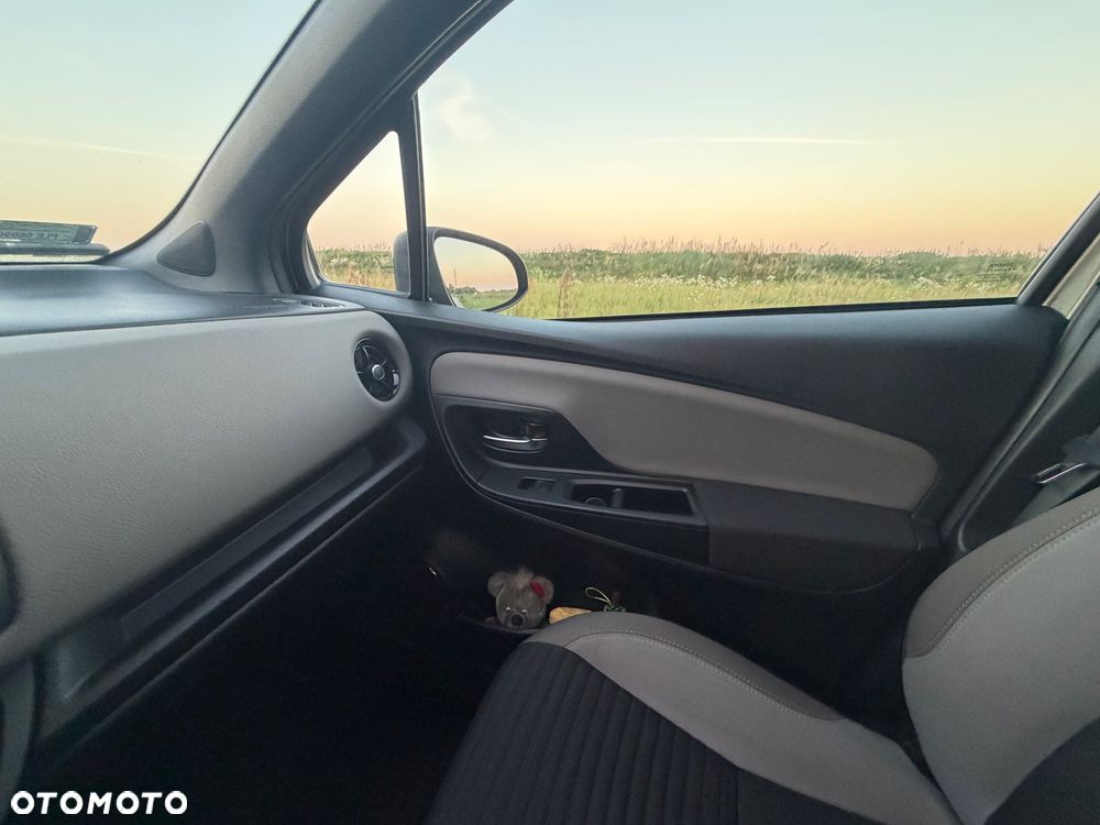 Toyota Yaris - 23