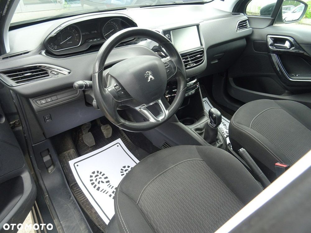 Peugeot 208 - 3
