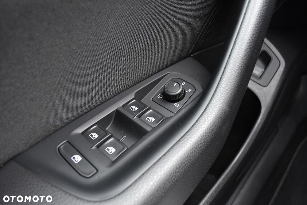 Volkswagen Passat - 25