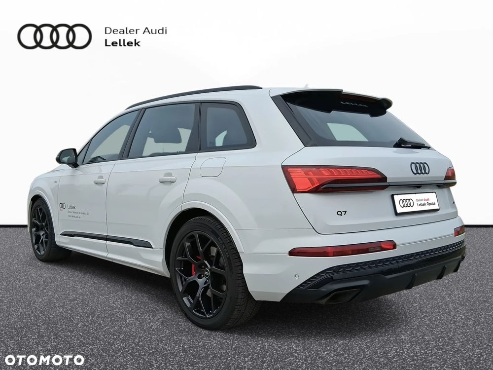 Audi Q7 55 TFSI e PHEV Quattro S Line Tiptr - 3