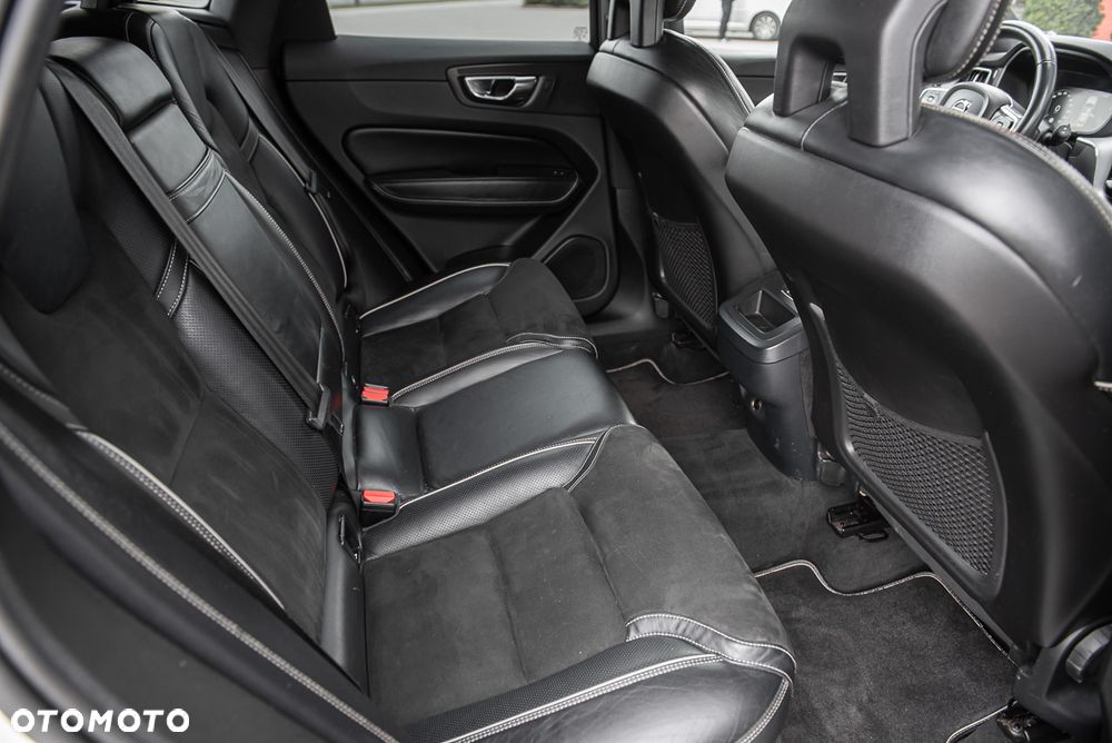 Volvo XC 60 D4 SCR AWD R-Design - 33