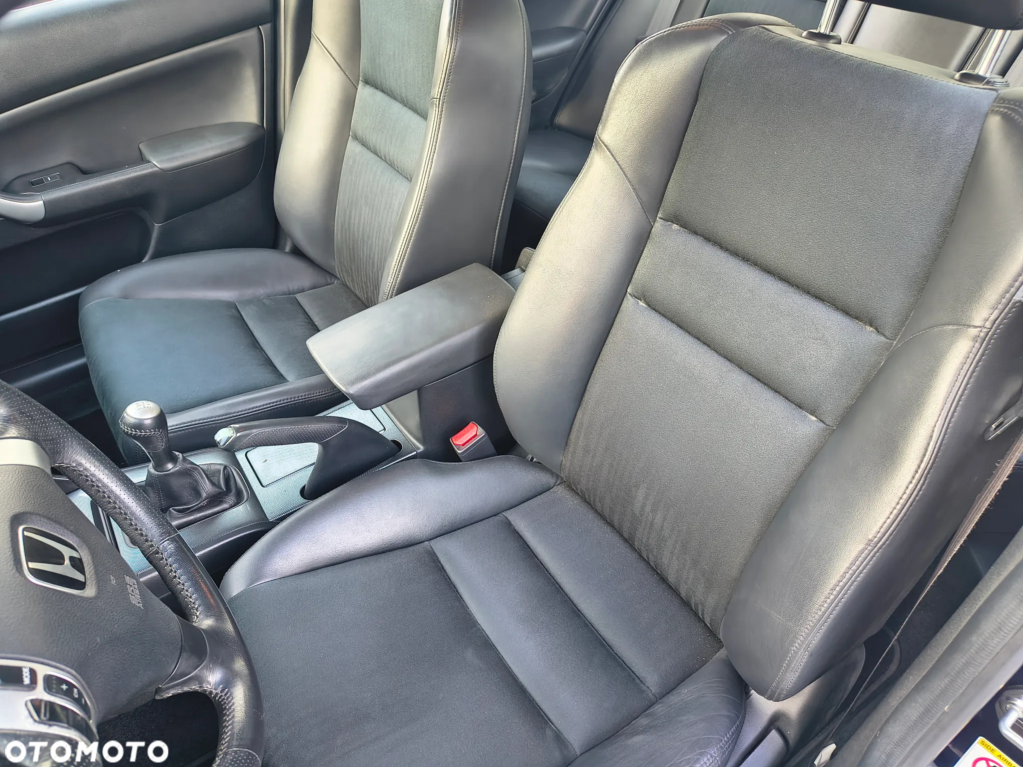 Honda Accord 2.0 i Sport - 17