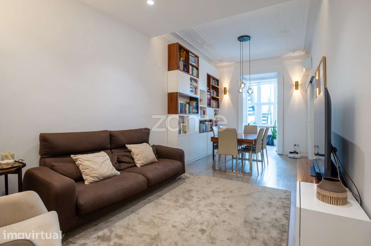Apartamento T2+1 em Arroios c/ 2 varandas e logradouro - Grande imagem: 2/27