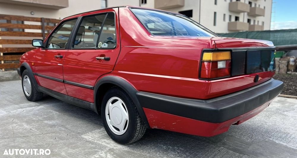 Volkswagen Jetta - 2