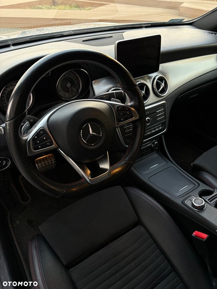 Mercedes-Benz GLA 200 7G-DCT AMG Line - 5