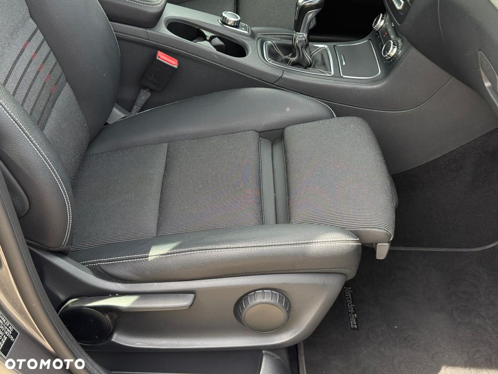 Mercedes-Benz Klasa B 180 BlueEFFICIENCY Edition Style - 26