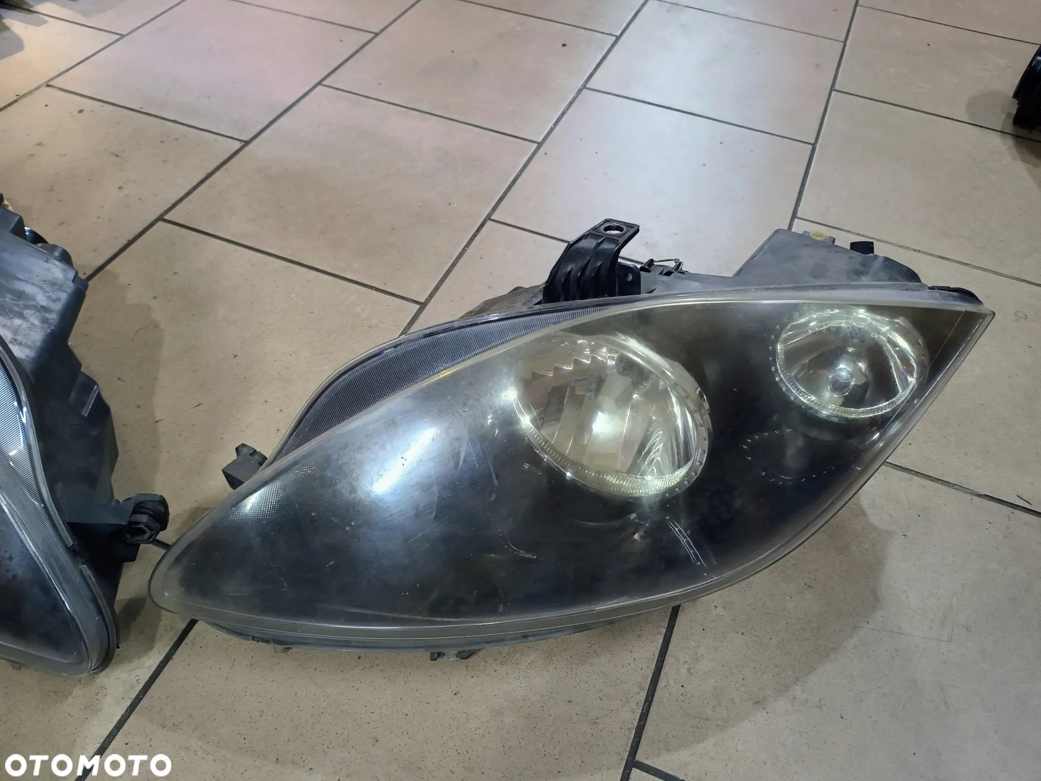 SEAT ALTEA lapy przód prawa lewa 5P1941034B -033B 09-12r. - 5