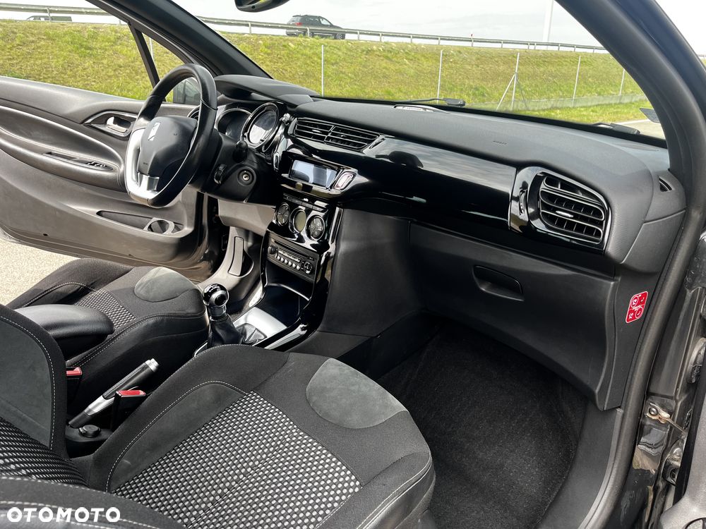 Citroën DS3 VTi 120 SoChic - 23