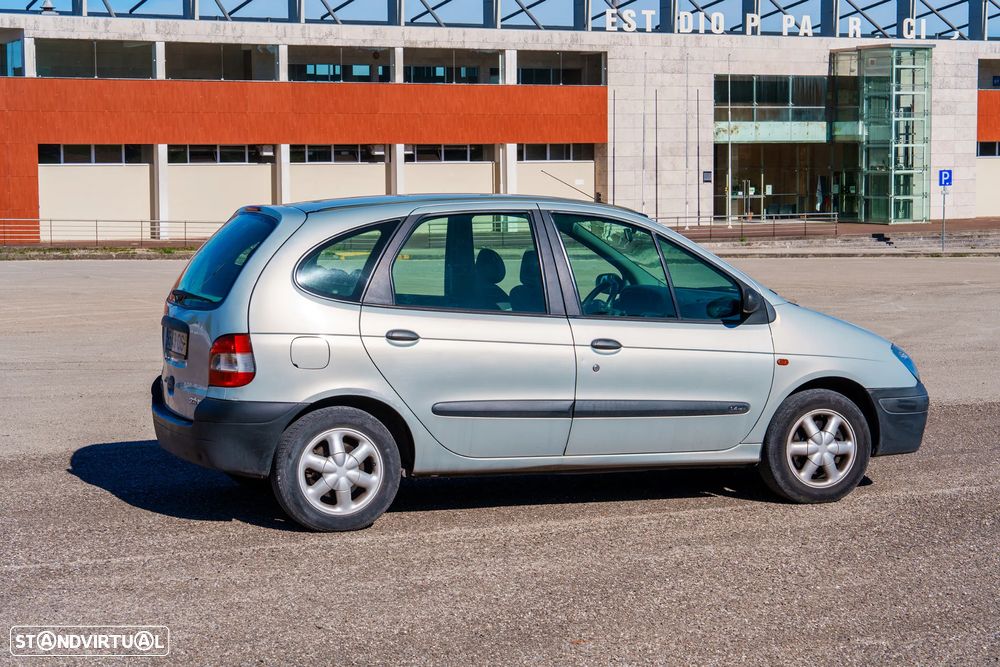 Renault Scénic 1.4 16V RTE - 7