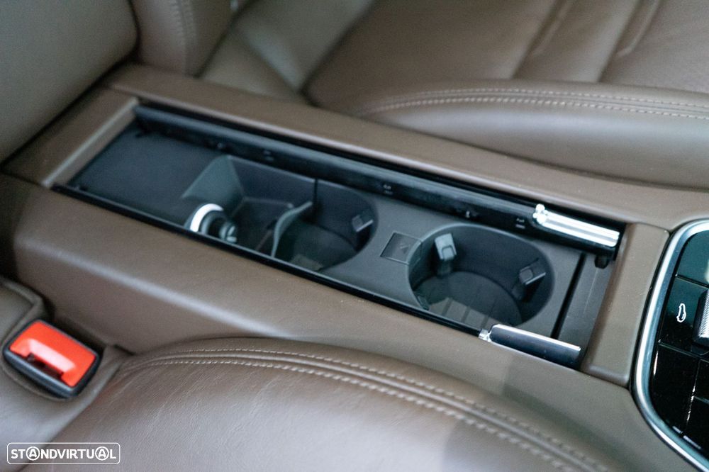 Porsche Panamera 4 E-Hybrid - 56